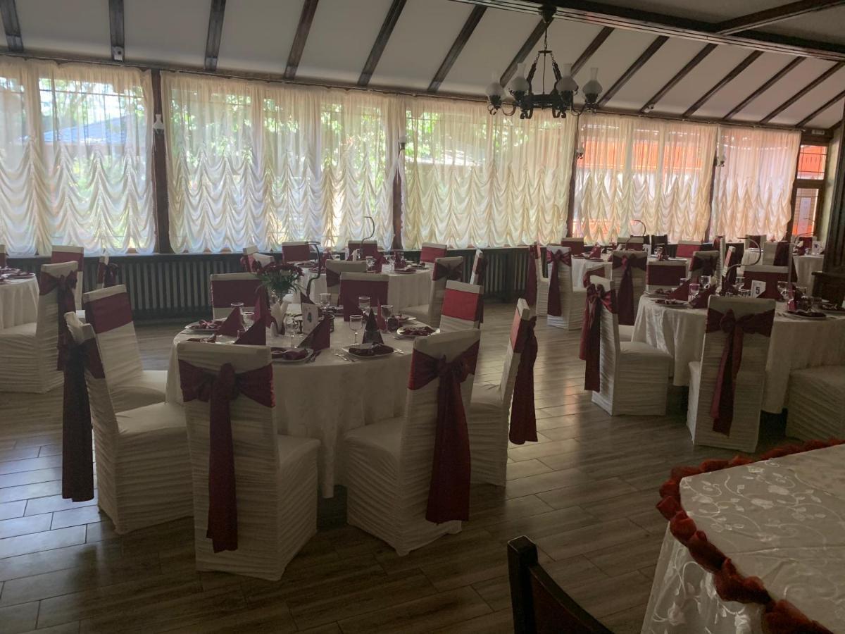 Pensiune Restaurant Rustic Rm Sarat Rimnicu Sarat Eksteriør bilde
