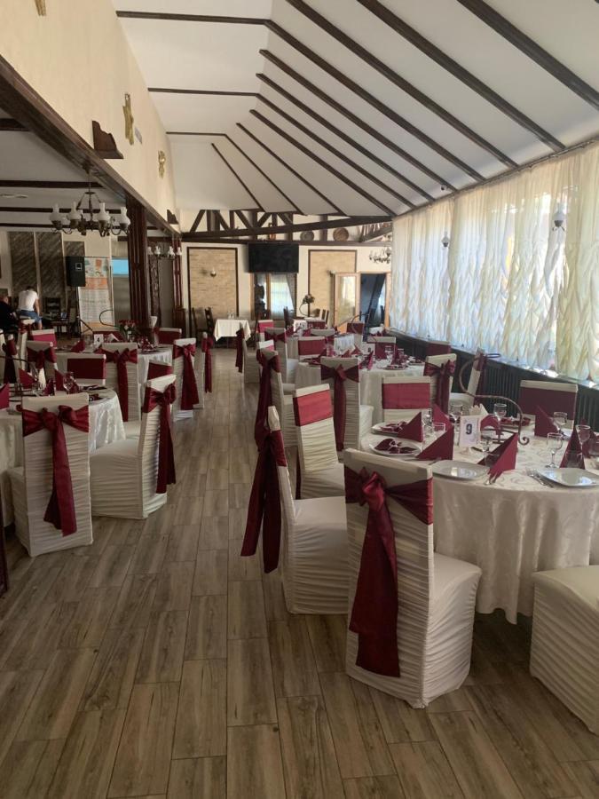 Pensiune Restaurant Rustic Rm Sarat Rimnicu Sarat Eksteriør bilde