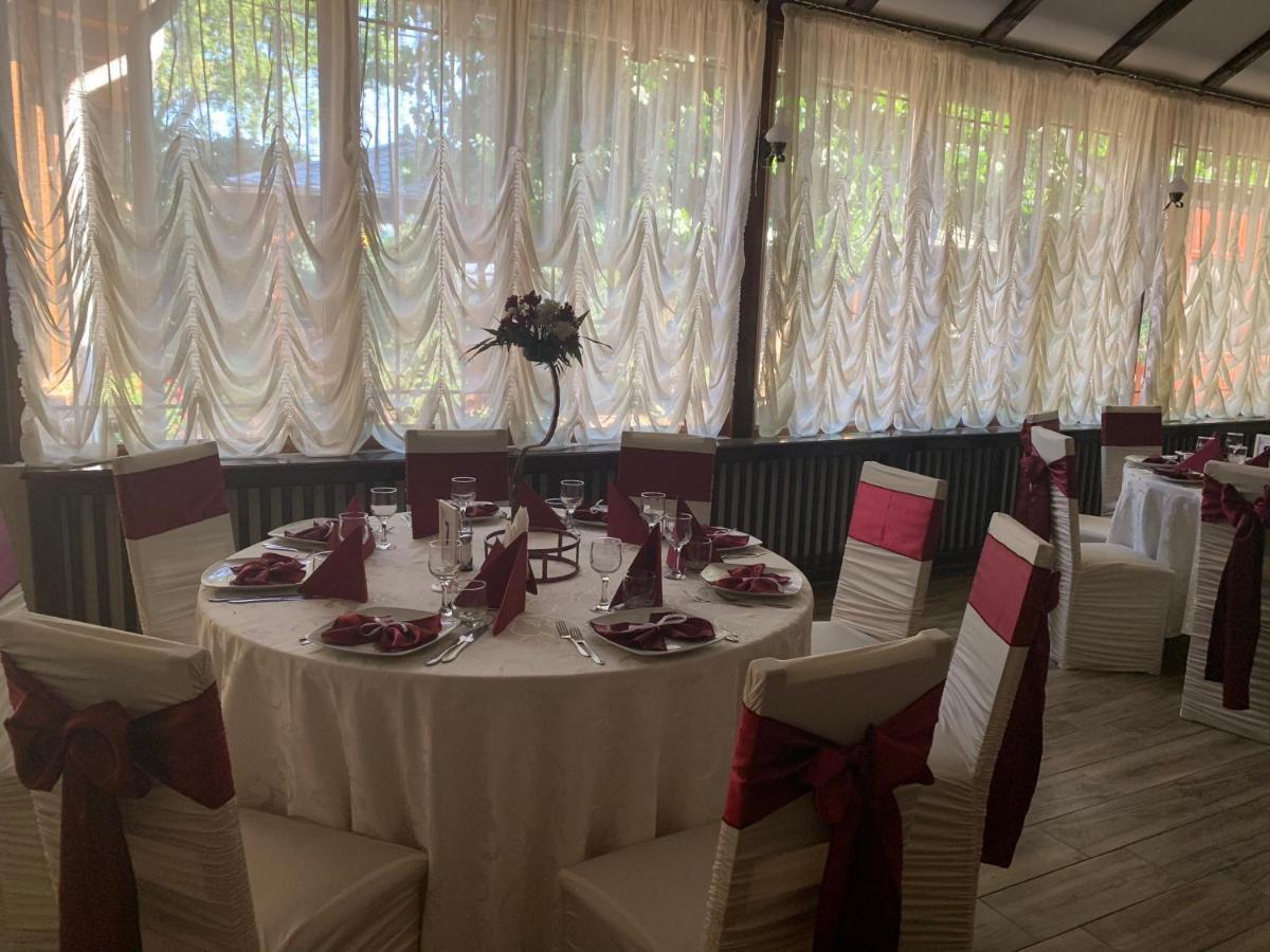 Pensiune Restaurant Rustic Rm Sarat Rimnicu Sarat Eksteriør bilde
